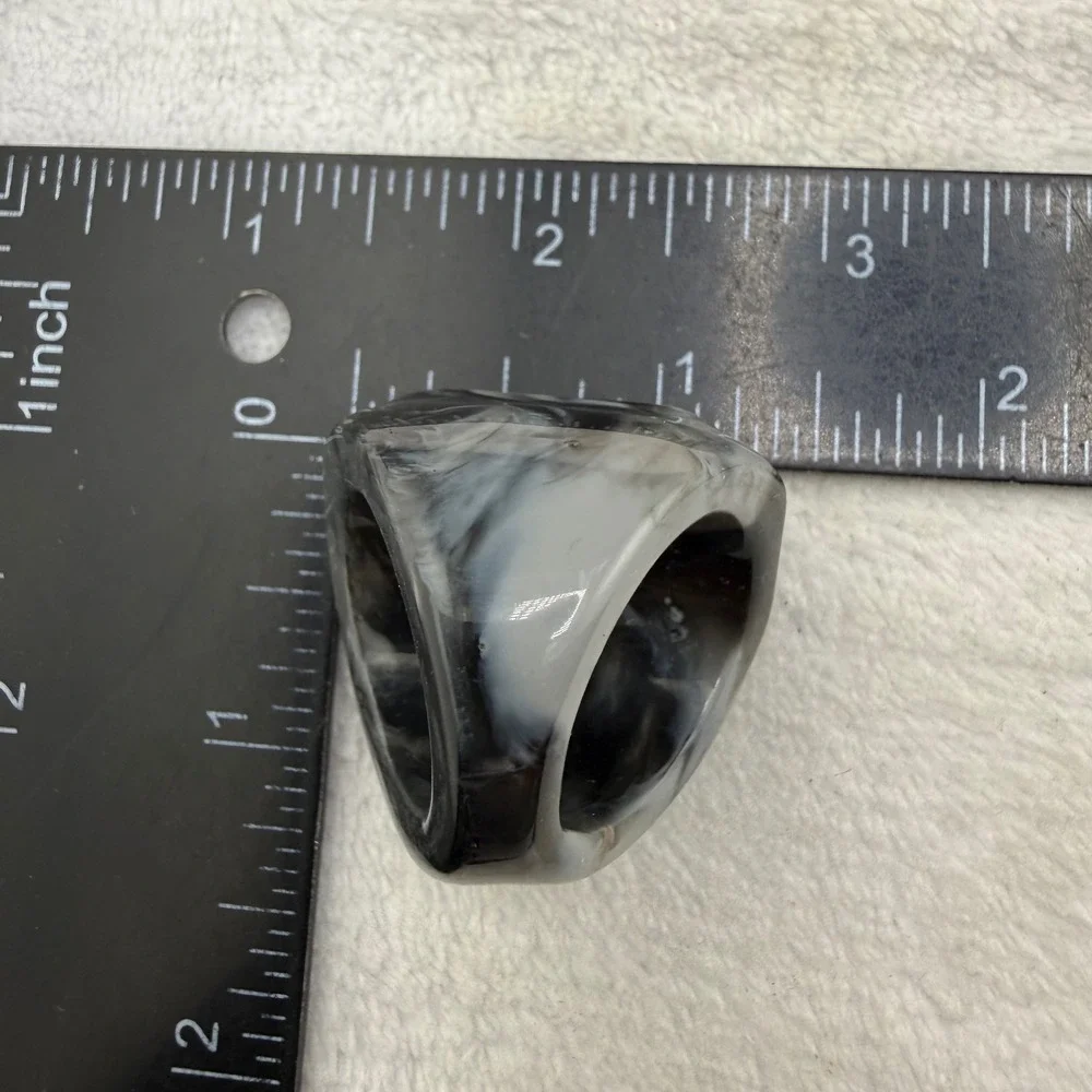 Vintage Resin Statement Ring Black White Marbled Chunky Geometric Size 10.5